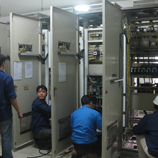 Thi công điện công nghiệp - Chuyên lắp đặt tủ tụ bù hạ thế