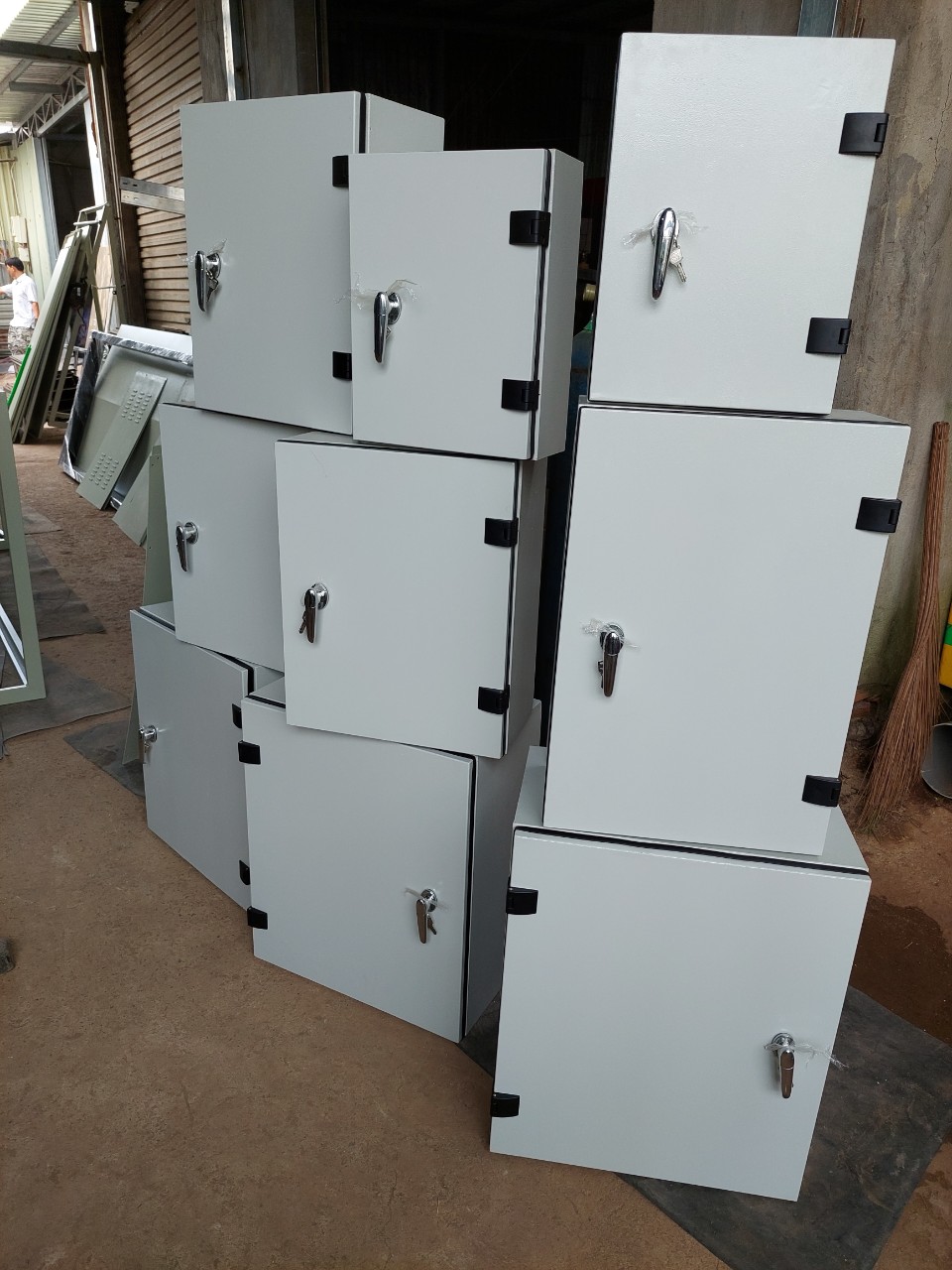 Khảo sát và thi công tủ tụ bù hạ thế tại TPHCM