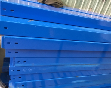 Máng cáp màu xanh