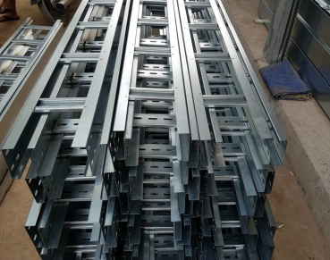 Thang cáp mạ kẽm