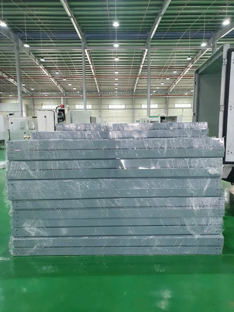 Sản xuất và cung cấp thang cáp mạ kẽm theo yêu cầu