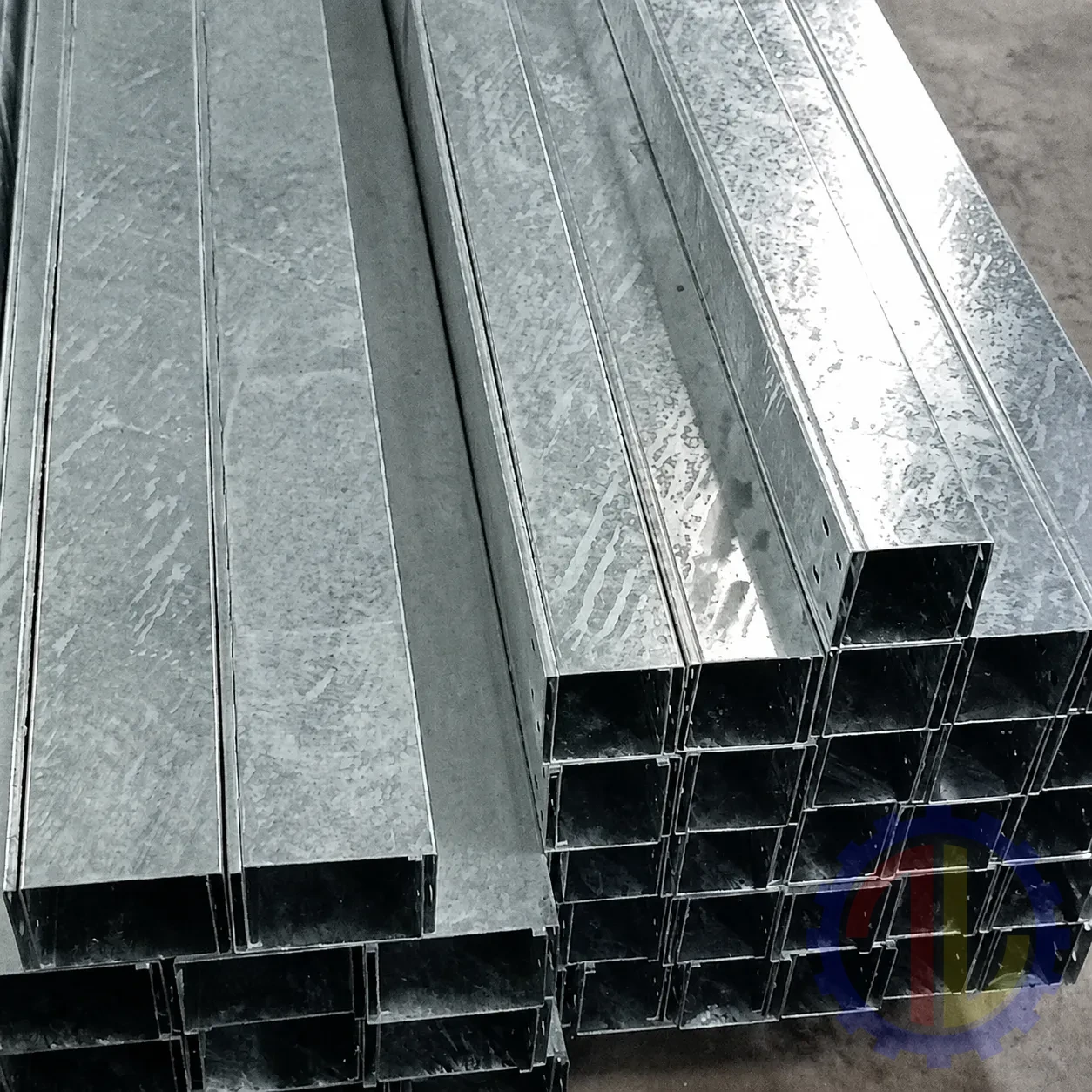 Máng cáp mạ kẽm nhúng nóng